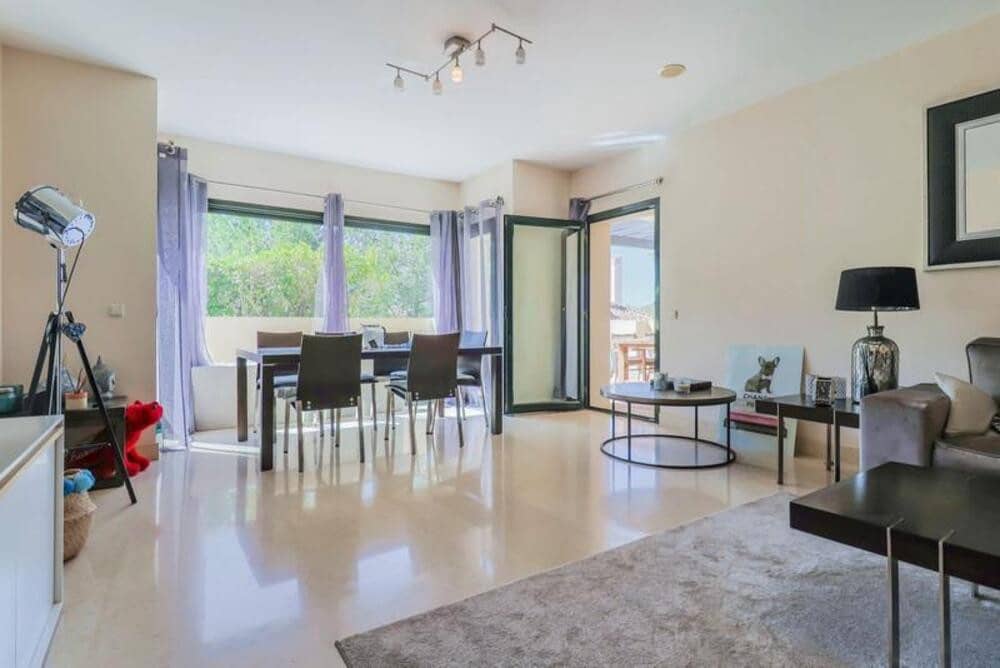 2 sovrum Lägenhet till salu i Benahavis med pool garage - 535 000 € (Ref: 9805949)