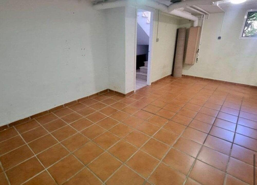 3 slaapkamer Huis te huur in Marbella met zwembad garage - € 2.500 (Ref: 9805952)