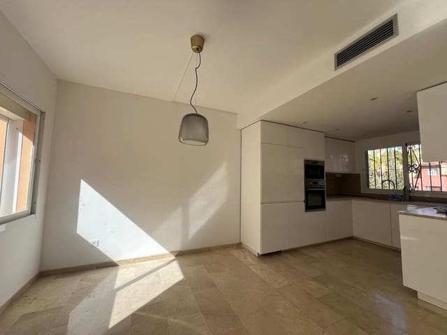 3 slaapkamer Huis te huur in Rodeo Alto - Guadaiza - La Campana, Marbella met zwembad garage - € 2.500 (Ref: 9805952)