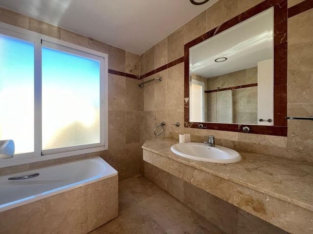 3 slaapkamer Huis te huur in Rodeo Alto - Guadaiza - La Campana, Marbella met zwembad garage - € 2.500 (Ref: 9805952)