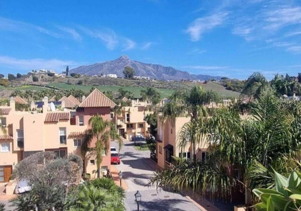 3 slaapkamer Huis te huur in Marbella met zwembad garage - € 2.500 (Ref: 9805952)