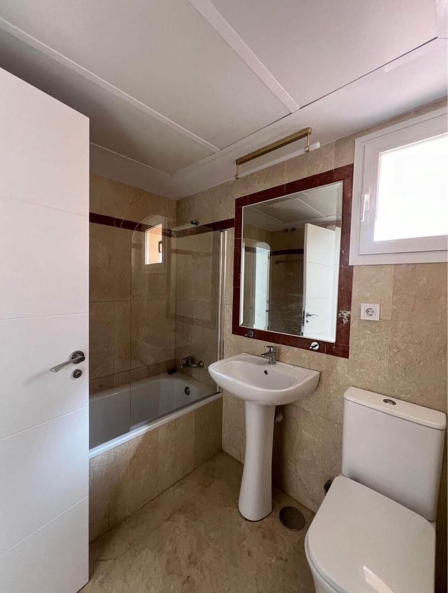 3 slaapkamer Huis te huur in Marbella met zwembad garage - € 2.500 (Ref: 9805952)