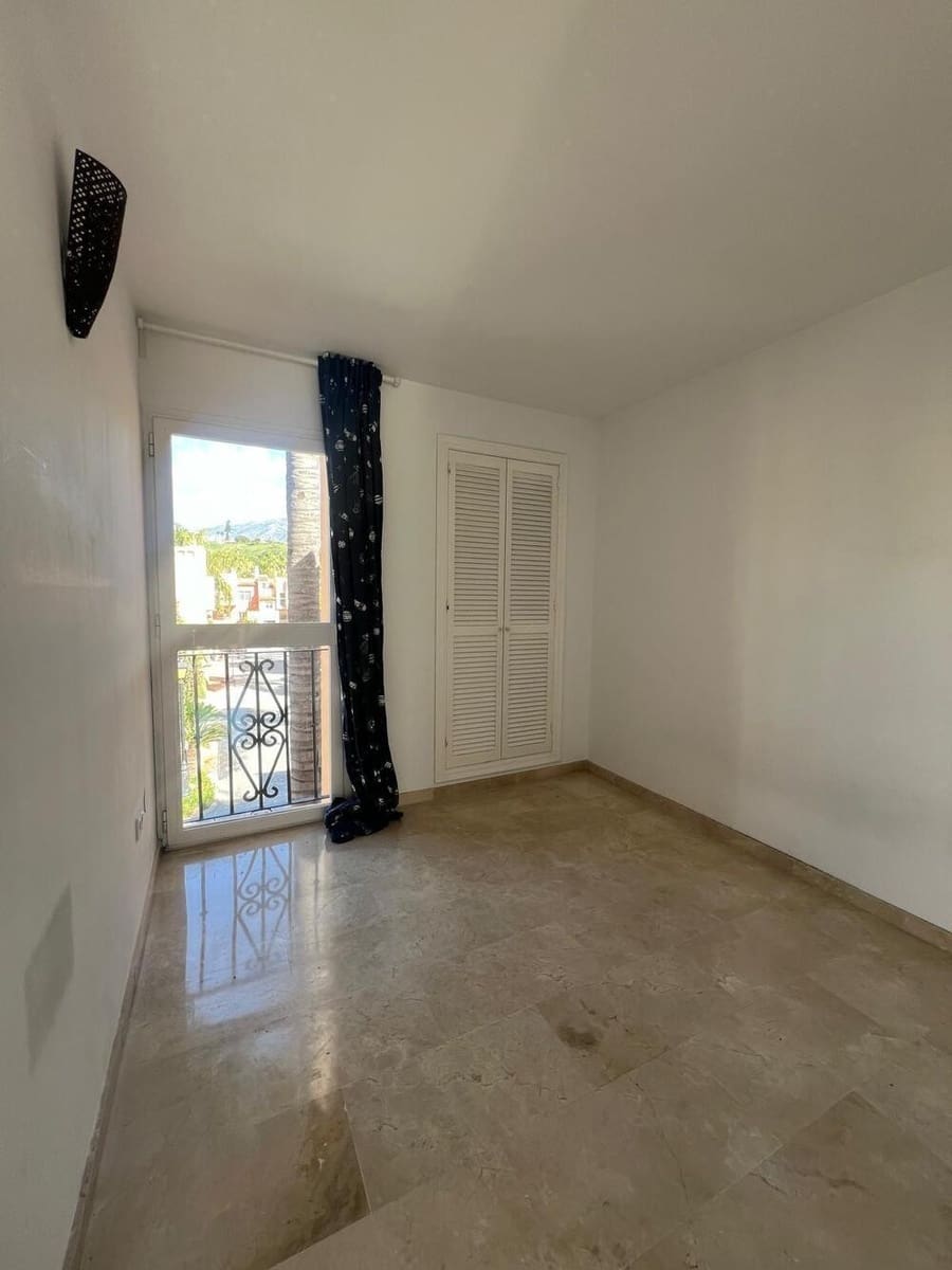 3 slaapkamer Huis te huur in Marbella met zwembad garage - € 2.500 (Ref: 9805952)