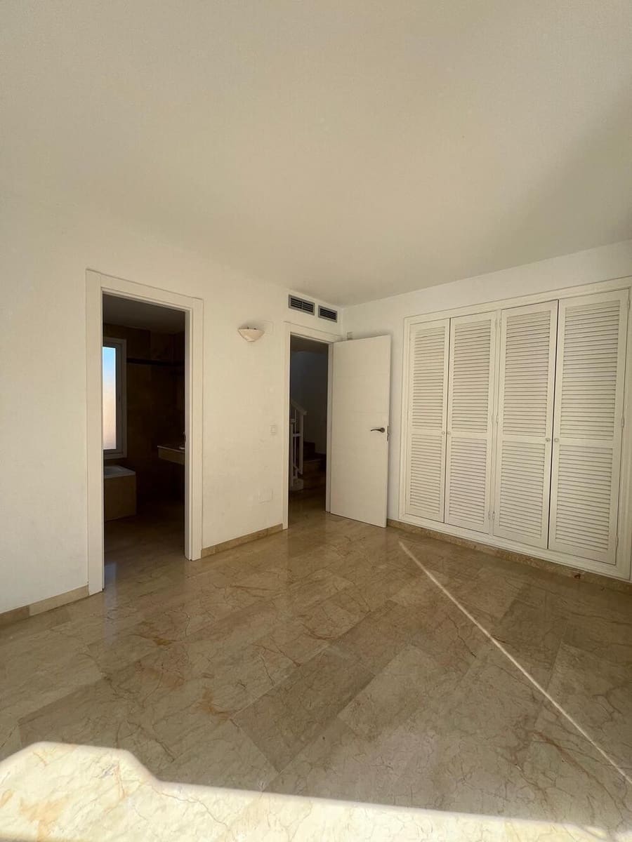 3 slaapkamer Huis te huur in Marbella met zwembad garage - € 2.500 (Ref: 9805952)