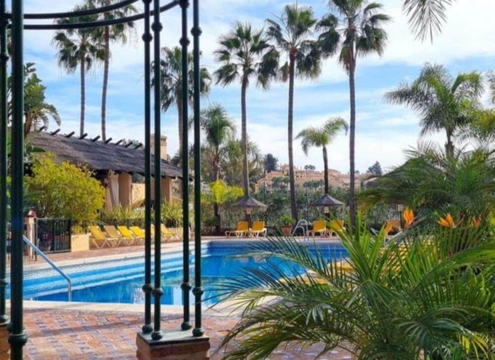 3 slaapkamer Huis te huur in Marbella met zwembad garage - € 2.500 (Ref: 9805952)