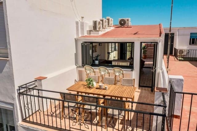 3 bedroom Townhouse for sale in San Pedro de Alcántara Pueblo, Marbella with pool - € 875,000 (Ref: 9807541)
