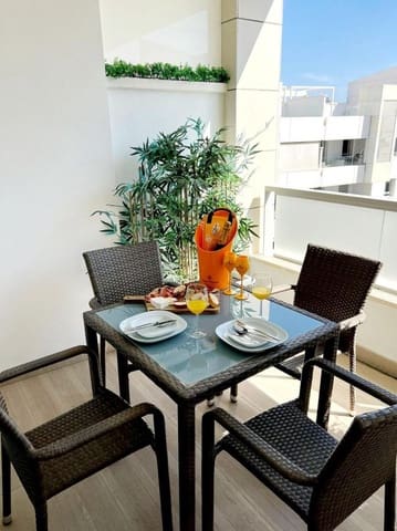 3 sovrum Takvåning till salu i Nueva Alcántara, Marbella med pool garage - 669 000 € (Ref: 9811052)