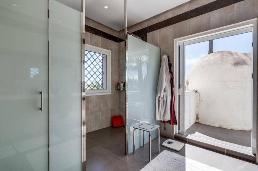 3 quarto Moradia para venda em Marbella com piscina garagem - 2 195 000 € (Ref: 9811053)