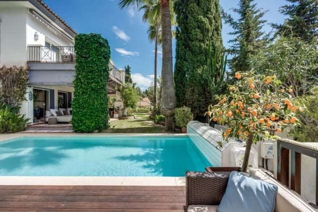 3 makuuhuone Huvila myytävänä paikassa Sierra Blanca, Marbella mukana uima-altaan 
autotalli - 2 195 000 € (Ref: 9811053)