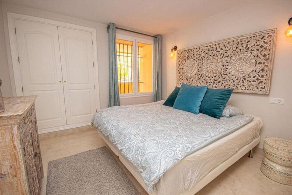 2 bedroom Apartment for sale in Marbella with pool garage - € 389,000 (Ref: 9811054)