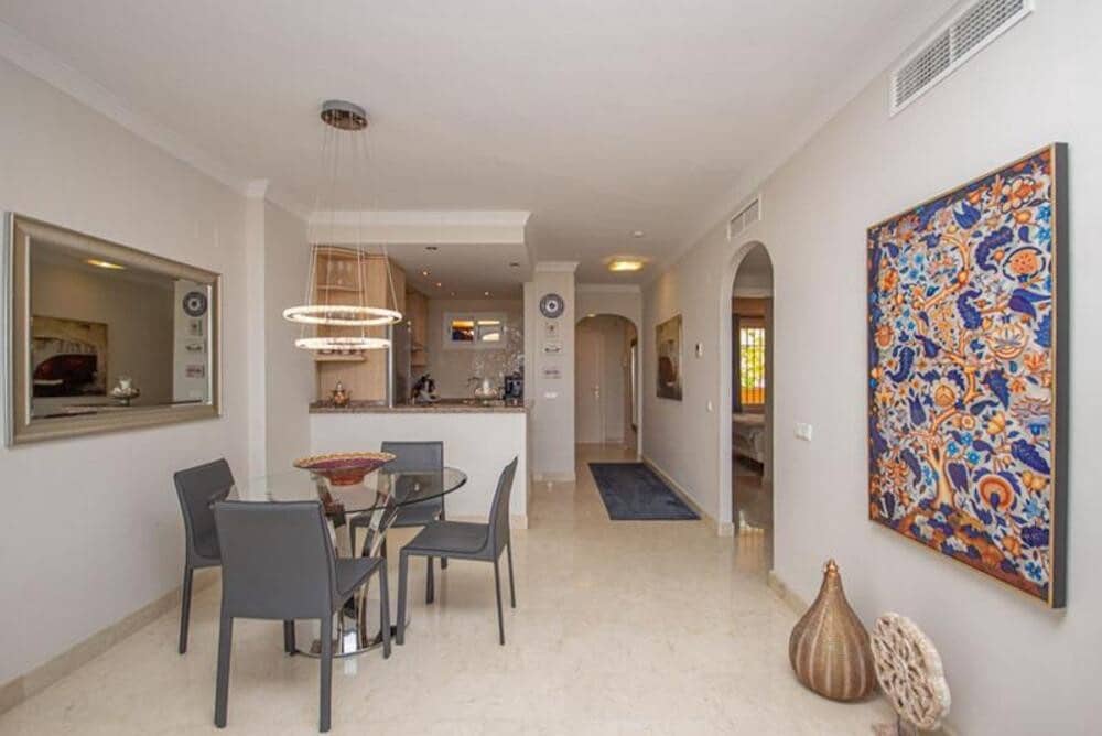 2 bedroom Apartment for sale in Marbella with pool garage - € 389,000 (Ref: 9811054)