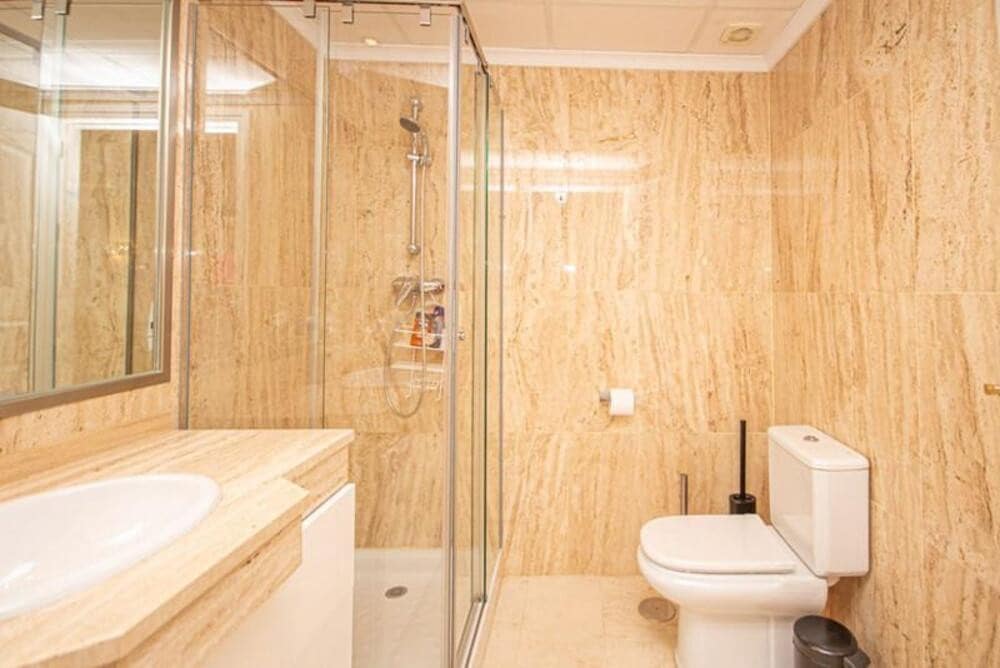 2 bedroom Apartment for sale in Marbella with pool garage - € 389,000 (Ref: 9811054)