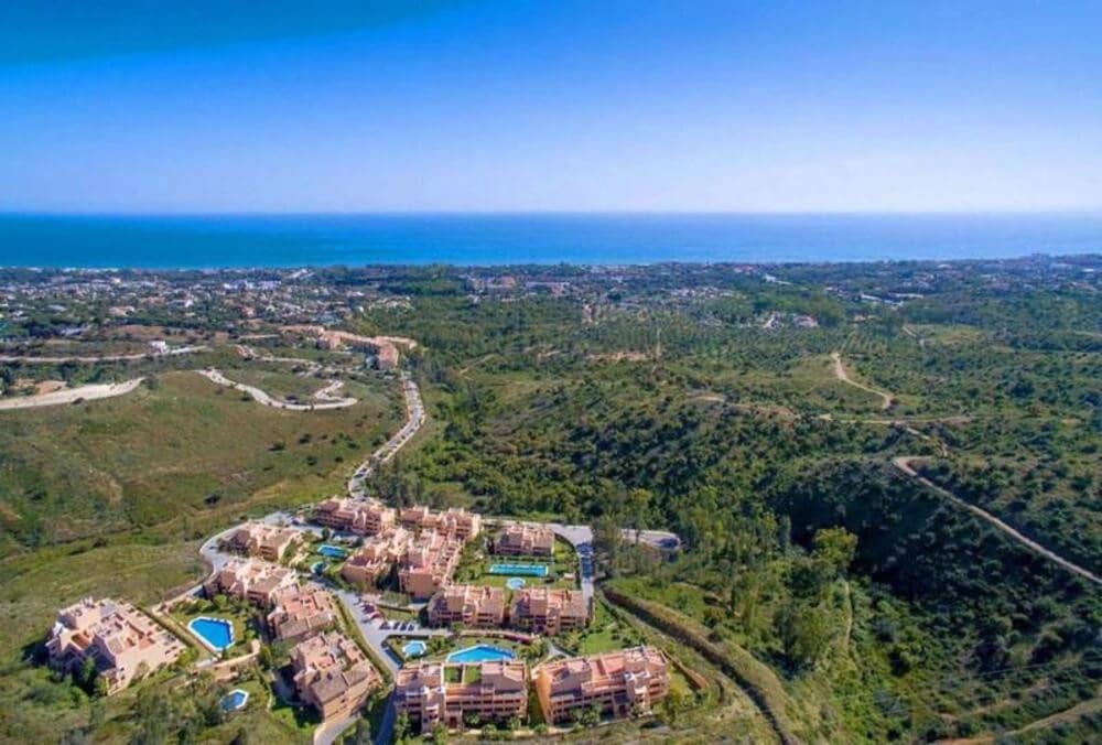 2 bedroom Apartment for sale in Marbella with pool garage - € 389,000 (Ref: 9811054)