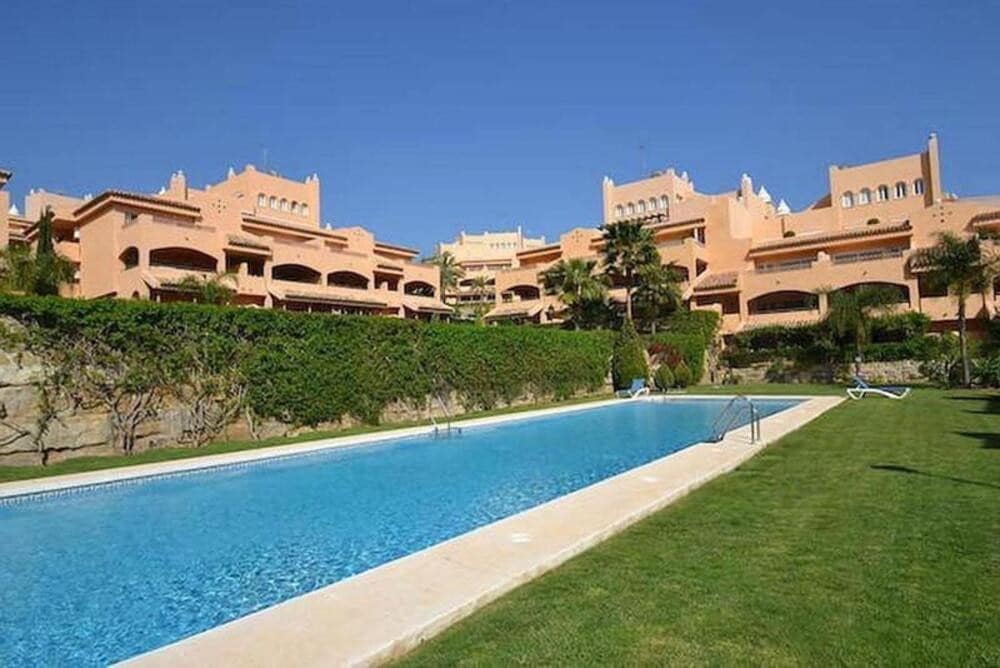 2 bedroom Apartment for sale in Marbella with pool garage - € 389,000 (Ref: 9811054)