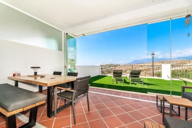 3 bedroom Apartment for sale in El Paraíso, Benahavís with pool garage - € 599,000 (Ref: 9811055)