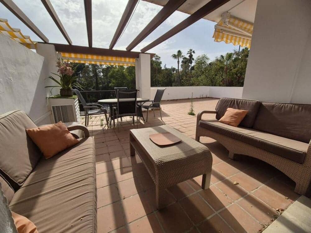 3 quarto Apartamento para arrendar em Marbella com piscina garagem - 3 950 € (Ref: 9811057)