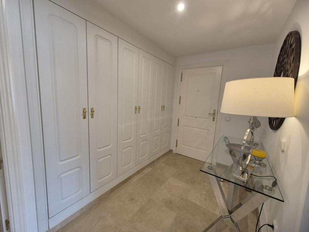 3 quarto Apartamento para arrendar em Marbella com piscina garagem - 3 950 € (Ref: 9811057)