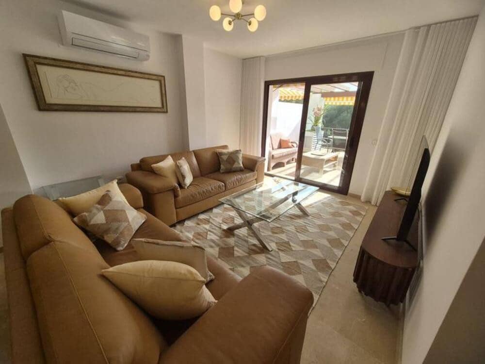 3 quarto Apartamento para arrendar em Marbella com piscina garagem - 3 950 € (Ref: 9811057)