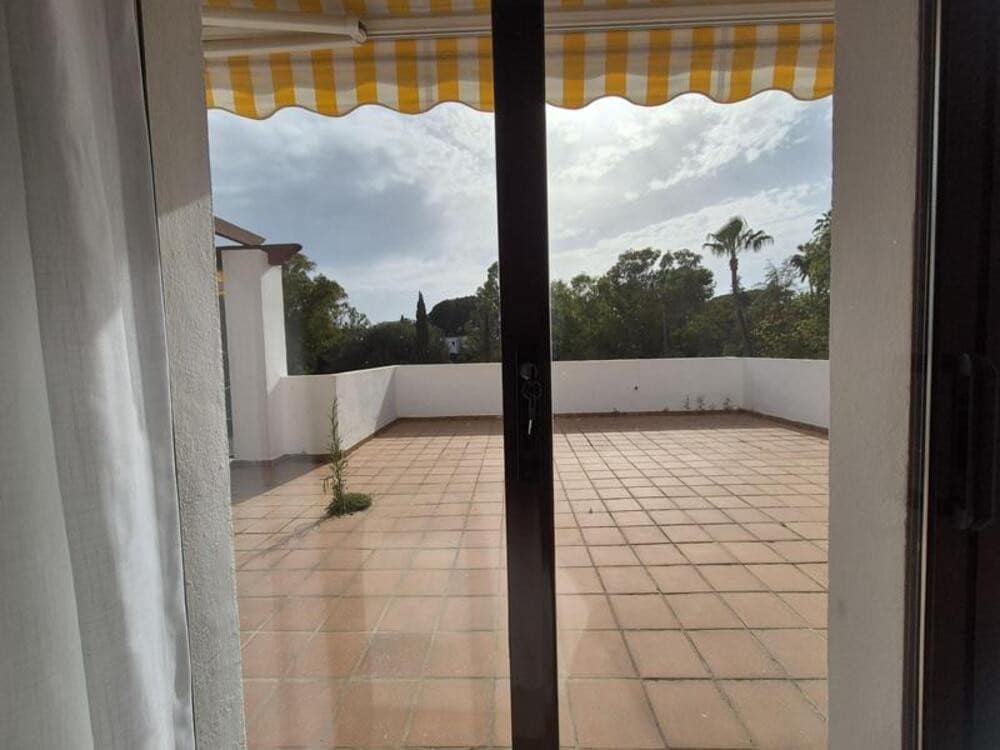3 quarto Apartamento para arrendar em Marbella com piscina garagem - 3 950 € (Ref: 9811057)