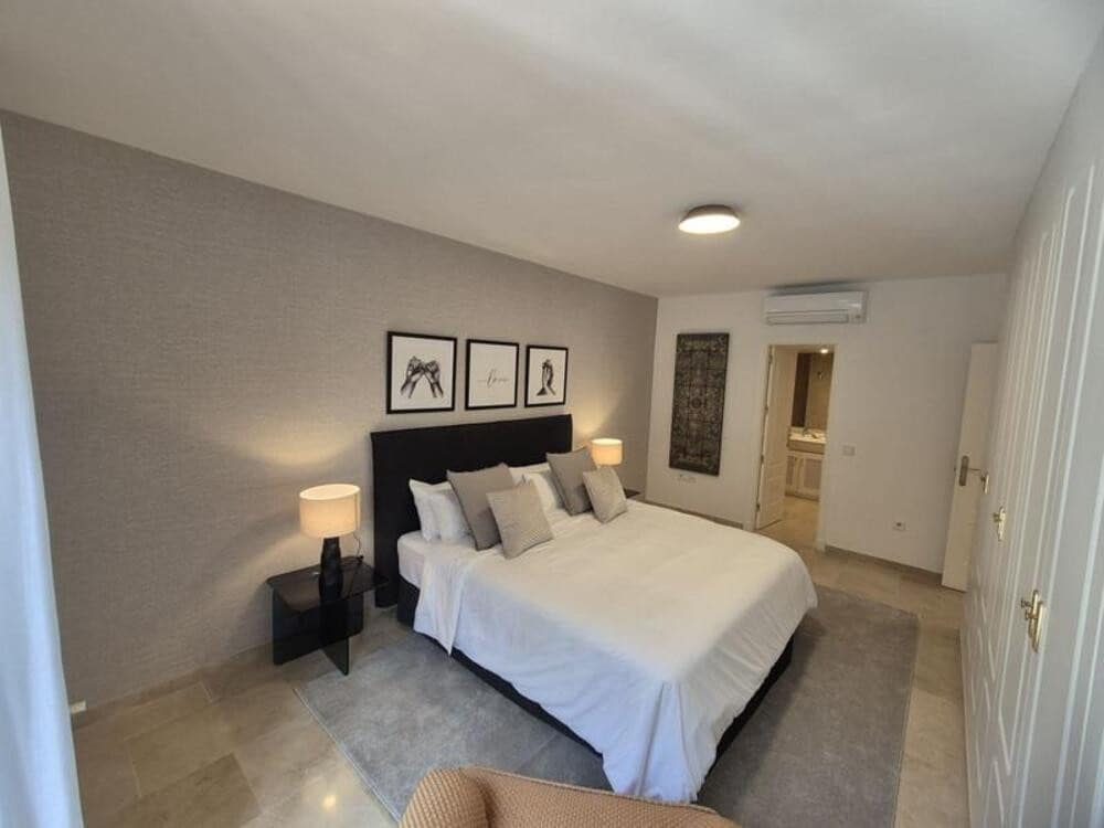 3 quarto Apartamento para arrendar em Marbella com piscina garagem - 3 950 € (Ref: 9811057)