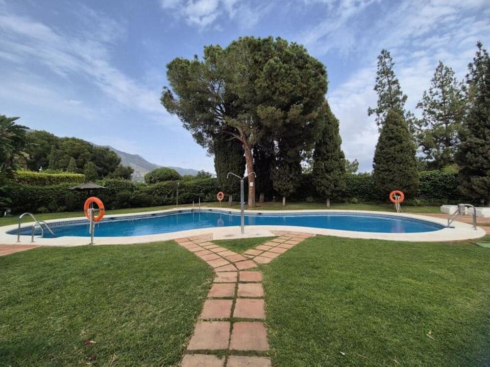 3 quarto Apartamento para arrendar em Marbella com piscina garagem - 3 950 € (Ref: 9811057)