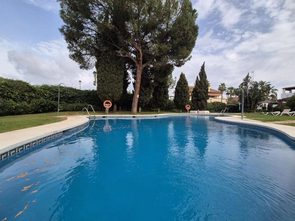 3 quarto Apartamento para arrendar em Marbella com piscina garagem - 3 950 € (Ref: 9811057)