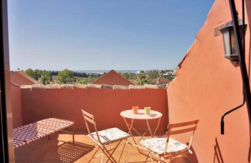 2 sypialnia Penthouse do wynajęcia w Marbella z basenem garażem - 3 500 € (Ref: 9812944)