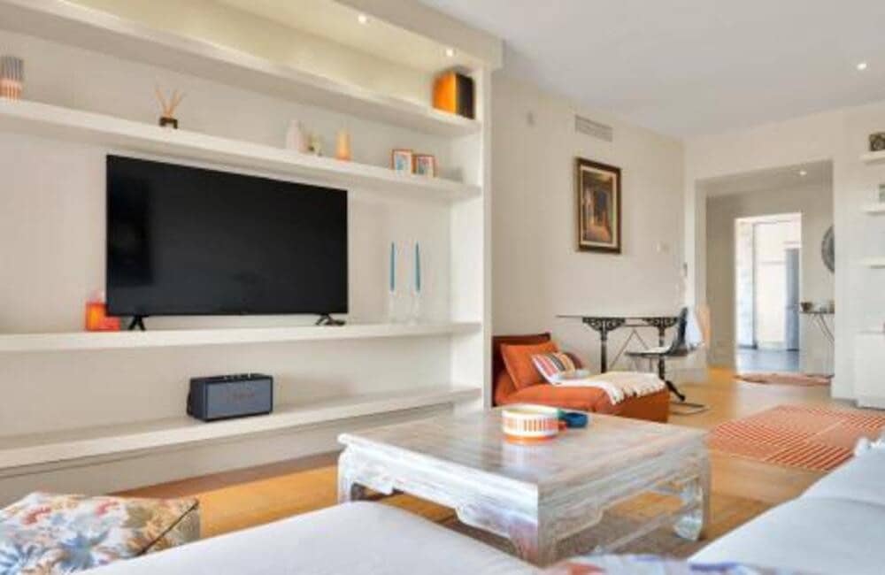 2 sypialnia Penthouse do wynajęcia w Marbella z basenem garażem - 3 500 € (Ref: 9812944)