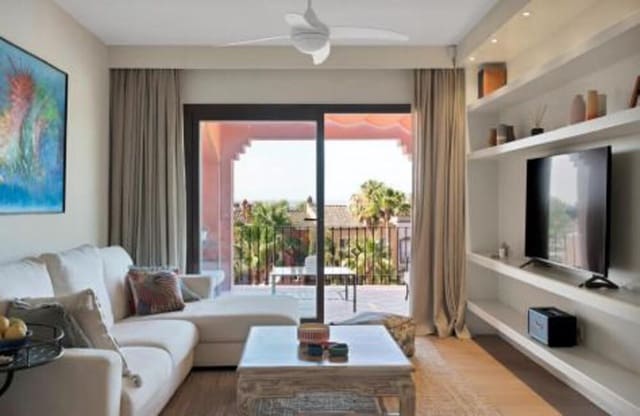 2 sypialnia Penthouse do wynajęcia w La Dama de Noche - La Alzambra, Marbella z basenem garażem - 3 500 € (Ref: 9812944)