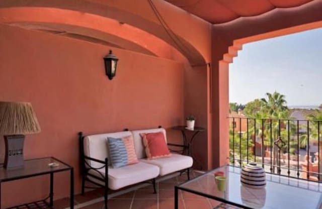 2 sypialnia Penthouse do wynajęcia w La Dama de Noche - La Alzambra, Marbella z basenem garażem - 3 500 € (Ref: 9812944)