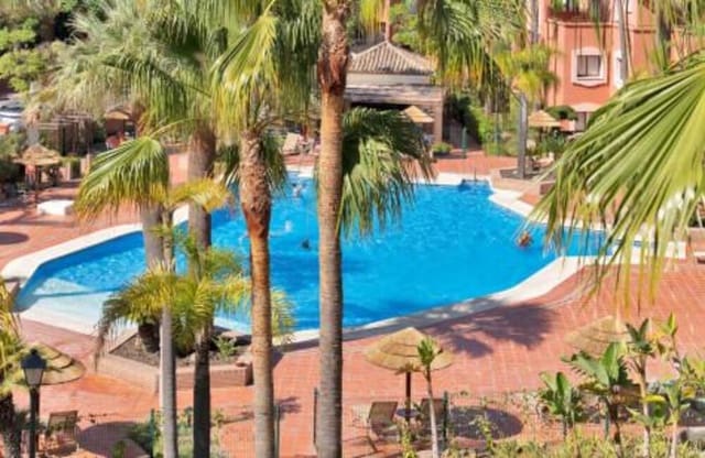 2 sypialnia Penthouse do wynajęcia w La Dama de Noche - La Alzambra, Marbella z basenem garażem - 3 500 € (Ref: 9812944)