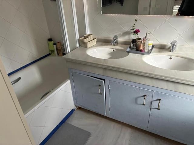 3 soverom Kjedet enebolig til leie i Guadalmina Alta, Marbella med svømmebasseng garasje - € 3 000 (Ref: 9812945)
