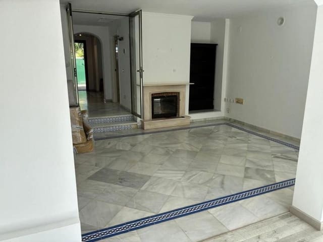 3 makuuhuone Paritalo vuokrattavana paikassa Guadalmina Alta, Marbella mukana uima-altaan 
autotalli - 3 000 € (Ref: 9812945)