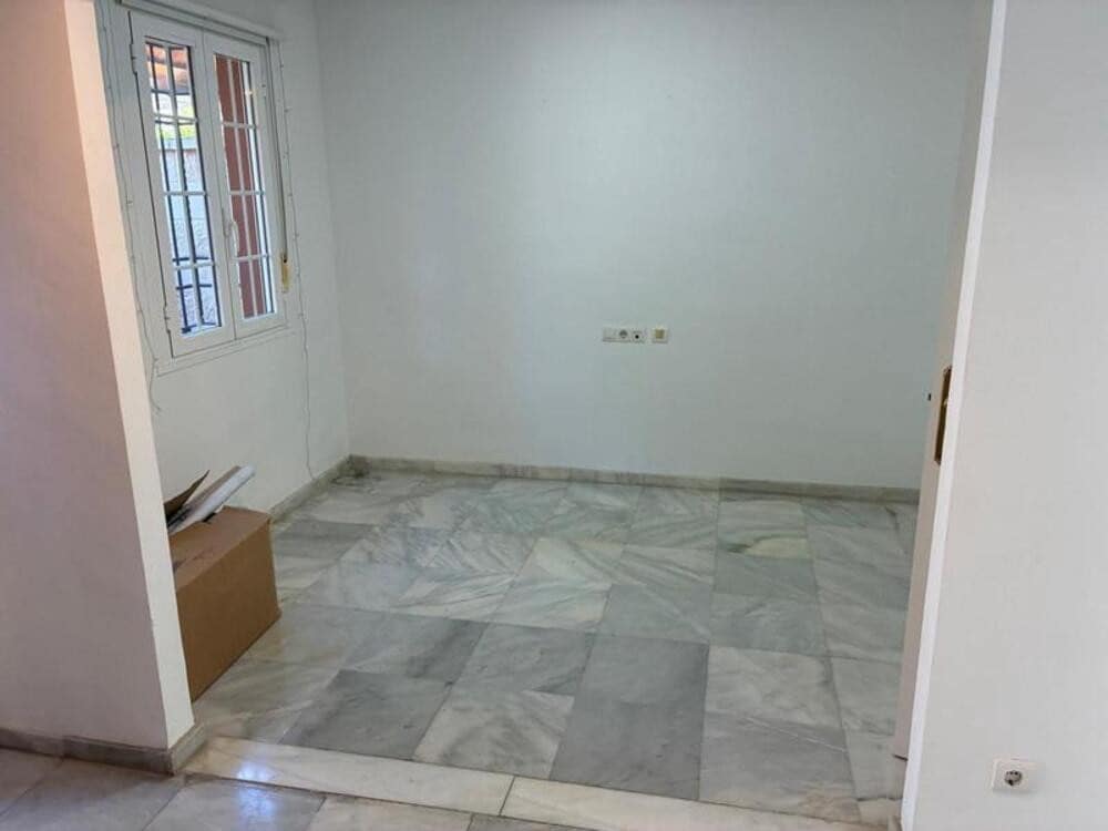3 bedroom Semi-detached Villa for rent in Guadalmina with pool garage - € 2,750 (Ref: 9812945)