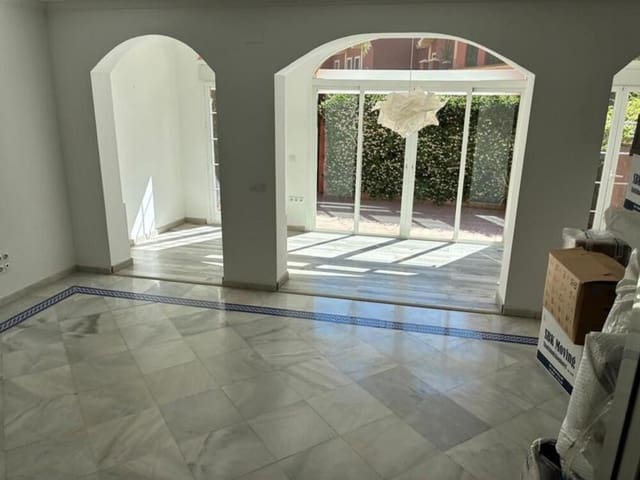 3 makuuhuone Paritalo vuokrattavana paikassa Guadalmina Alta, Marbella mukana uima-altaan 
autotalli - 3 000 € (Ref: 9812945)