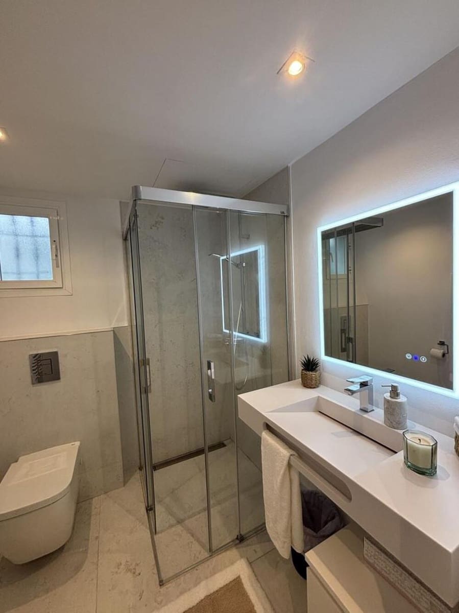4 sypialnia Apartament do wynajęcia w Marbella z basenem garażem - 4 500 € (Ref: 9812946)
