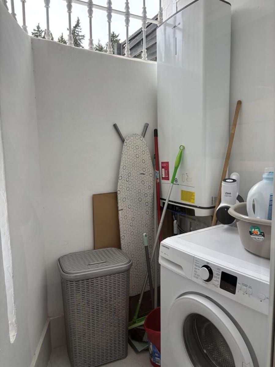 4 sypialnia Apartament do wynajęcia w Marbella z basenem garażem - 4 500 € (Ref: 9812946)