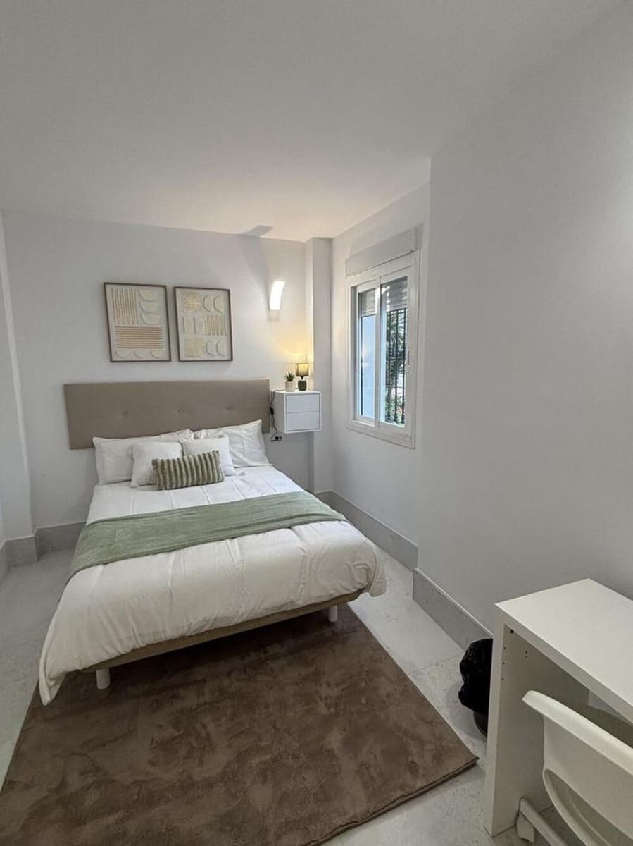 4 sypialnia Apartament do wynajęcia w Marbella z basenem garażem - 4 500 € (Ref: 9812946)