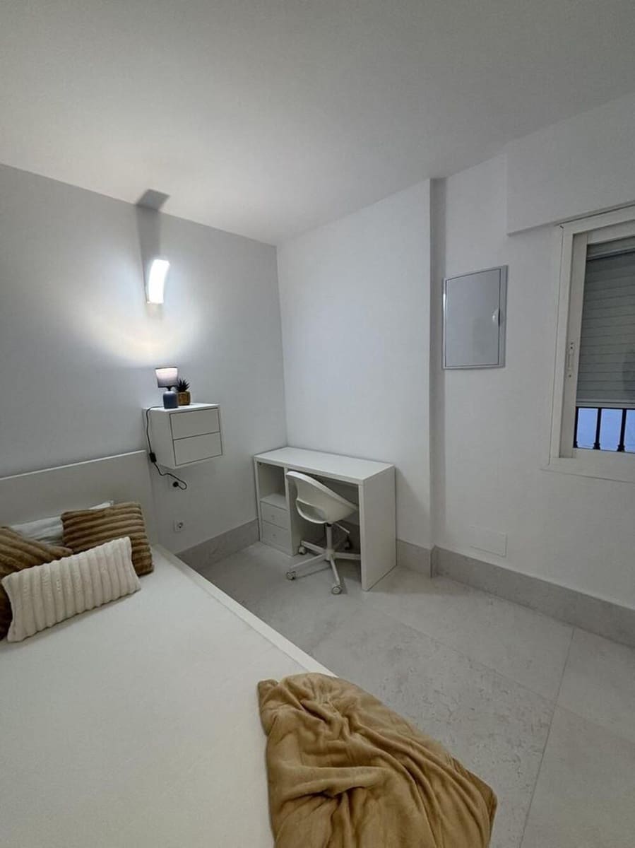 4 sypialnia Apartament do wynajęcia w Marbella z basenem garażem - 4 500 € (Ref: 9812946)