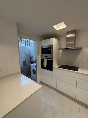 4 soveværelse Lejlighed til leje i Los Naranjos, Marbella med swimmingpool garage - € 4.500 (Ref: 9812946)