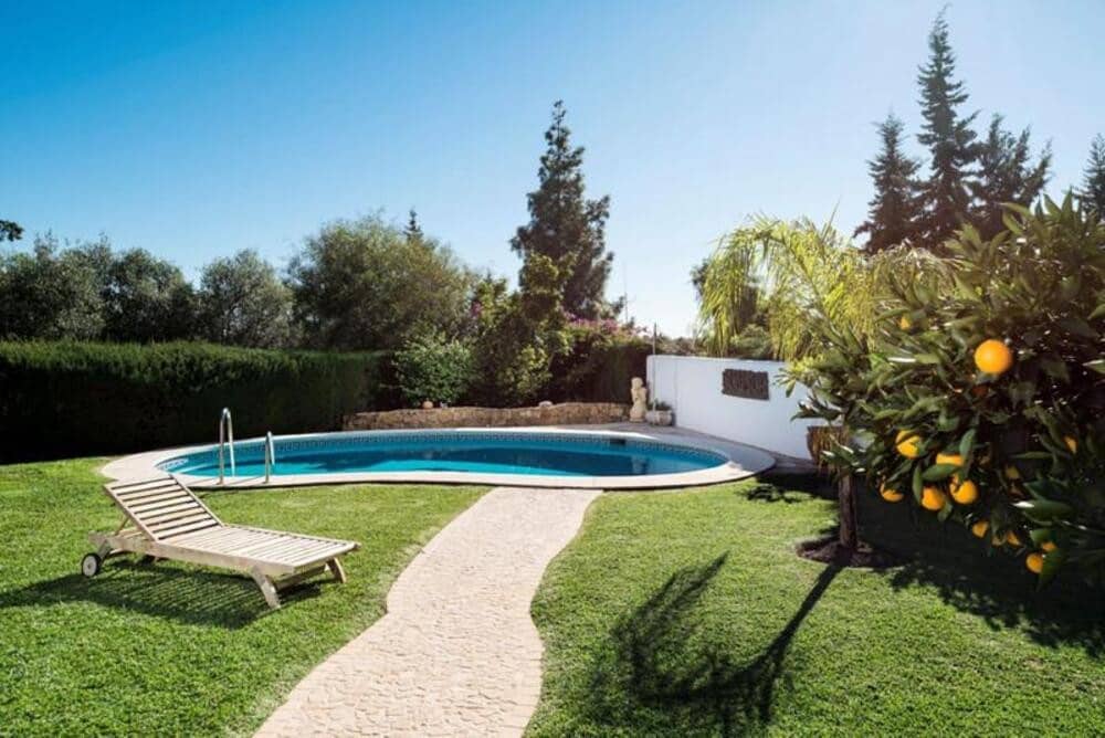 3 bedroom Villa for sale in La Quinta with pool garage - € 1,990,000 (Ref: 9812947)