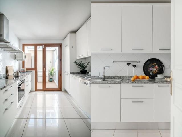 3 camera da letto Casa in vendita in El Paraiso, Estepona con piscina garage - 749.000 € (Rif: 9812949)