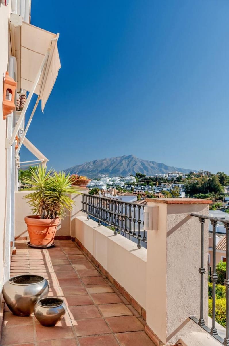 3 camera da letto Casa in vendita in El Paraiso con piscina garage - 749.000 € (Rif: 9812949)