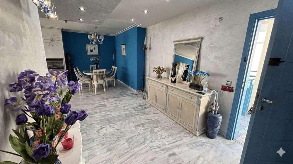 2 makuuhuone Kattohuoneisto vuokrattavana paikassa Marbella mukana uima-altaan 
autotalli - 2 500 € (Ref: 9815424)