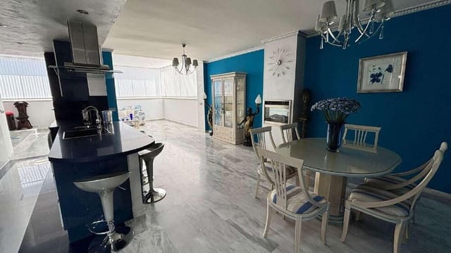 2 makuuhuone Kattohuoneisto vuokrattavana paikassa Rodeo Alto - Guadaiza - La Campana, Marbella mukana uima-altaan 
autotalli - 2 500 € (Ref: 9815424)