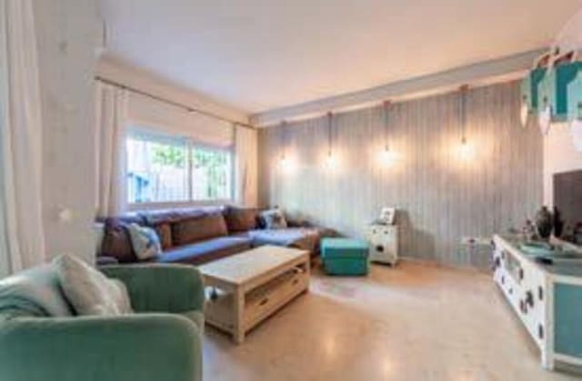 5 slaapkamer Huis te koop in San Pedro de Alcántara Pueblo, Marbella met zwembad - € 850.000 (Ref: 9815425)