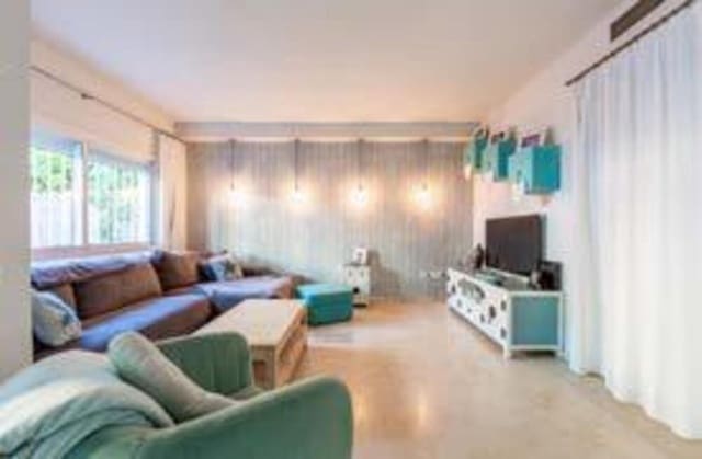 5 slaapkamer Huis te koop in San Pedro de Alcántara Pueblo, Marbella met zwembad - € 850.000 (Ref: 9815425)
