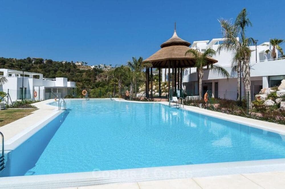 Apartamento de 2 habitaciones en Atalaya-Isdabe en alquiler con piscina garaje - 3.600 € (Ref: 9815426)