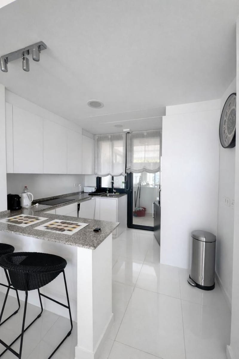 Apartamento de 2 habitaciones en Atalaya-Isdabe en alquiler con piscina garaje - 3.600 € (Ref: 9815426)