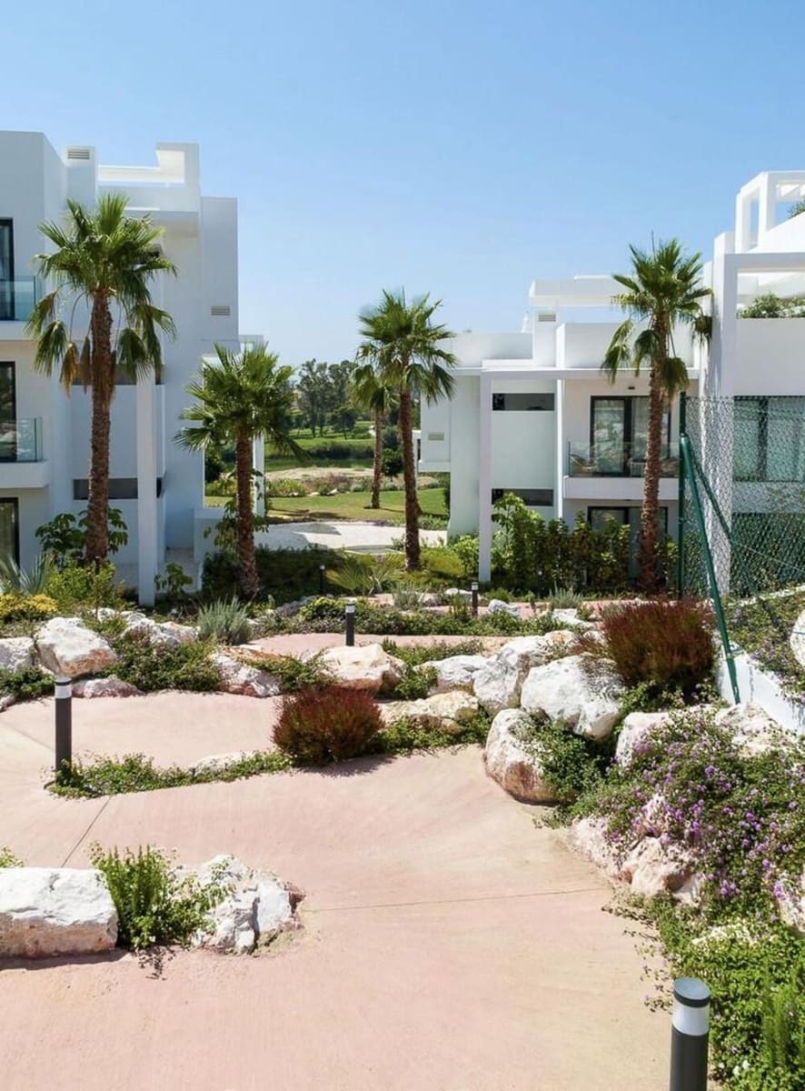Apartamento de 2 habitaciones en Atalaya-Isdabe en alquiler con piscina garaje - 3.600 € (Ref: 9815426)